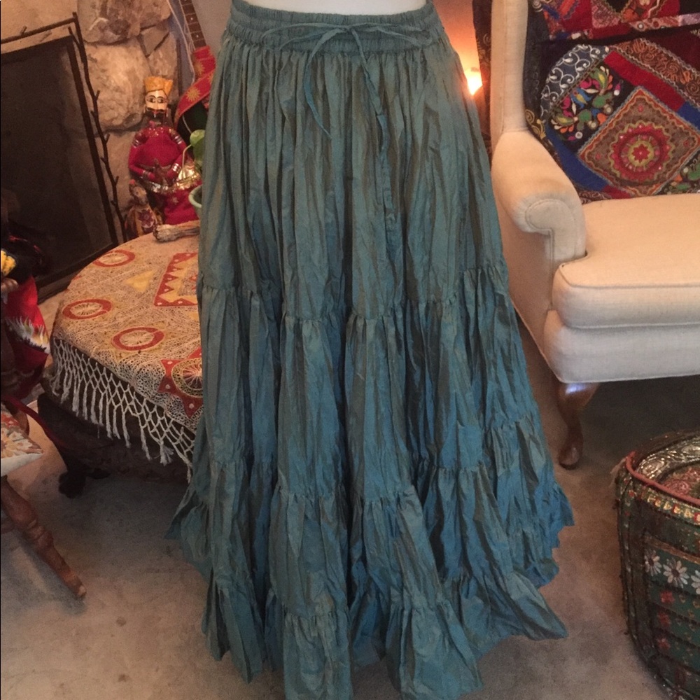 Beautiful colour shimmer skirt.